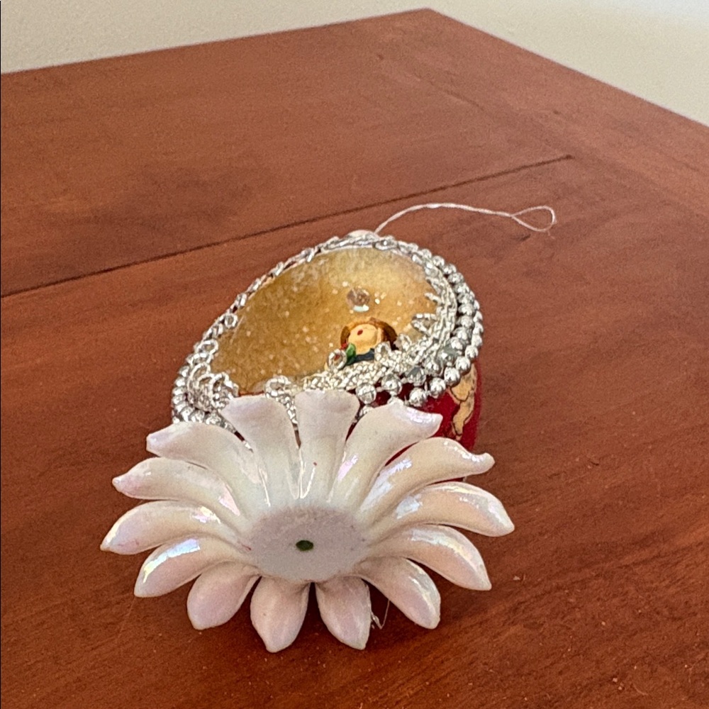 Handmade Christmas Egg Diorama Ornament Vintage Beaded Folk Art - Picture 7 of 9